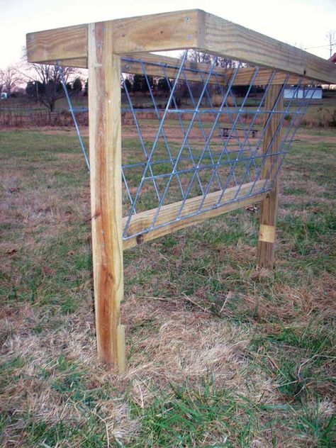 Diy Hay Feeder, Goat Hay Feeder, Hay Feeder For Horses, Goat Feeder, Horse Feeder, Barn Hacks, Goat House, Horse Shelter, Goat Barn