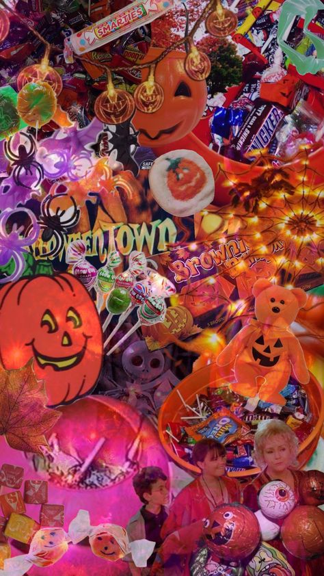 nostalgic halloween #nostalgia #halloween #2000s #fall #autumn 2000s Halloween Aesthetic, 2000 Halloween, Halloween 2000s, Nostalgia Halloween, 2000s Halloween, Halloween Nostalgia, Fall 2000s, Nostalgic Halloween, 80s Halloween