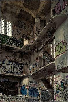 Photography Abandoned Places, Liam Hfjone, Aesthetics Icon, Theme Dark, Feb 5, Grunge Photography, Abandoned Places, Graffiti