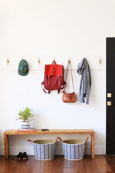 Modern Farmhouse Mudroom, Decoration Hall, Creating An Entryway, Farmhouse Mudroom, Apartment Entryway, Mudroom Entryway, Farmhouse Entryway, Mudroom Design, Diy Casa