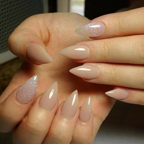 My friends were sitting together, talking about nails. We were discussing short stiletto nails. These nails are cool and sharp, but not Pointy Almond Nails Short, Short Pointy Nails Stilettos, Short Pointy Nails Almond, Short Sharp Nails, Short Pointed Nails, Short Stiletto Nail Art, Medium Stiletto Nails, Pointy Acrylic Nails, Cranberry Nails