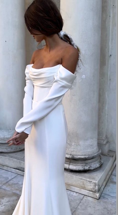 Satin Sleek Wedding Dress, Minimalist Wedding Dresses With Veil, Wedding Dress W Gloves, October Wedding Dress Ideas, Classic Bridal Gown, Simple Deep V Wedding Dress, Wedding Dresses Simple Open Back, Unique Bride Dresses, Classic Wedding Dress With Veil