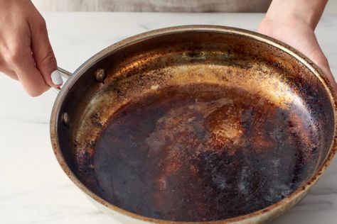 I Tried This TikTok Hack to Clean Burnt-on Grease from My Frying Pan — Here’s How It Went https://www.thekitchn.com/tiktok-hack-clean-burnt-pan-23341490?utm_source=RSS&utm_medium=feed&utm_campaign=Category%2FChannel%3A+main #rtplease #recipes Cleaning Burnt Pans, Cleaning Pans, Roasted Sprouts, How Do You Clean, Roasted Brussel Sprouts, Roasting Pan, Baking Sheets, Frying Pan, Simple Tricks