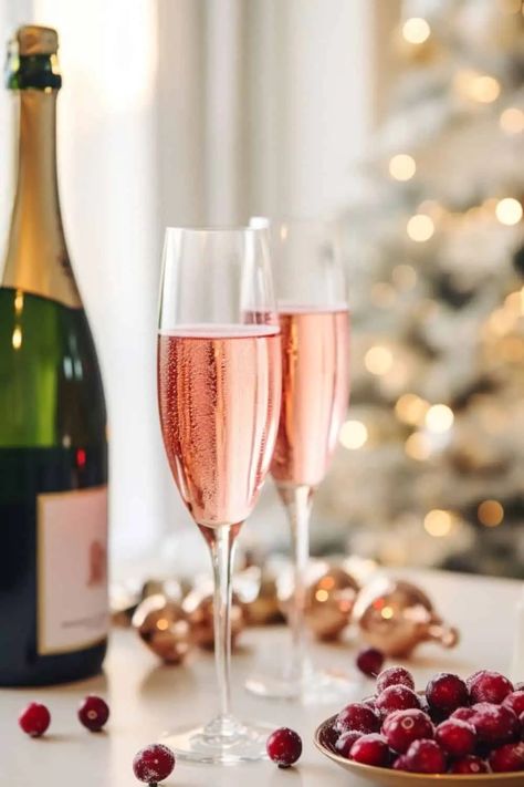 Cranberry Mimosa: The Ultimate Holiday Drink - BeCentsational Nutcracker Brunch, Hot Christmas Drinks, Easy Winter Cocktails, Cranberry Mimosas, Sparkling Wine Drinks, Cotton Candy Cocktail, Cranberry Mimosa, Christmas Cocktails Easy, Christmas Drinks Alcohol Recipes