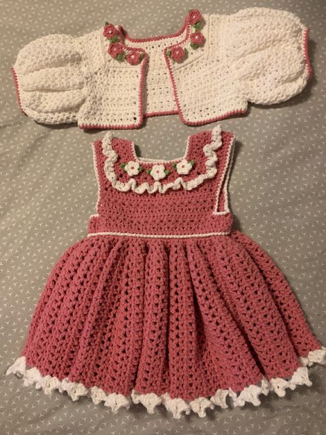 Crochet Newborn Outfits, Vestidos Bebe Crochet, Crochet Baby Costumes, Frocks For Babies, Crochet Baby Girl Dress, Crochet Baby Dress Pattern, Crochet Baby Sandals, Baby Frock Pattern