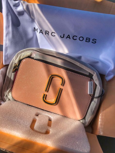 Marc jacobs Snap shot bag Snap Shot Marc Jacobs, Sweet Message For Girlfriend, Mark Jacobs Bag, Marc Jacobs Snapshot Bag, Snapshot Bag, Wishlist Ideas, Sleep Clothes, Sweet Message, Handbag Essentials