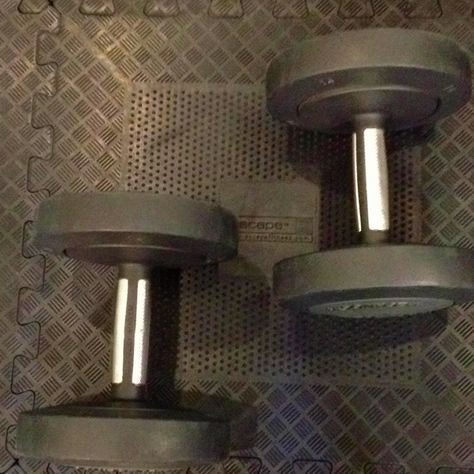 Dumb bells Heartbreak High, Orange Theory, Play Ground, Gym Stuff, Physical Health, Get In Shape, Health And Nutrition, Nutrition, Gym