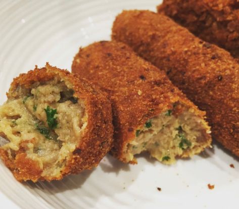 Pork Croquettes Recipe, Dutch Kroketten Recipe, Meat Croquettes Recipe, Dutch Croquettes Recipe, Kroketten Recipe, Beef Croquettes Recipe, Dutch Croquettes, Dutch Food Recipes, Croquette Recipe