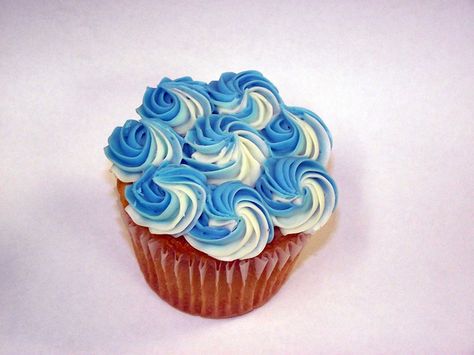 water themed cupcakes - Google Search Waves Cupcakes, Ocean Waves Cupcakes, Water Theme Cupcakes, Ocean Theme Cupcake Cake, Ocean Theme Cupcakes Kids, Blue Swirl Cupcakes, Water Birthday Parties, Water Birthday, Dessert Items