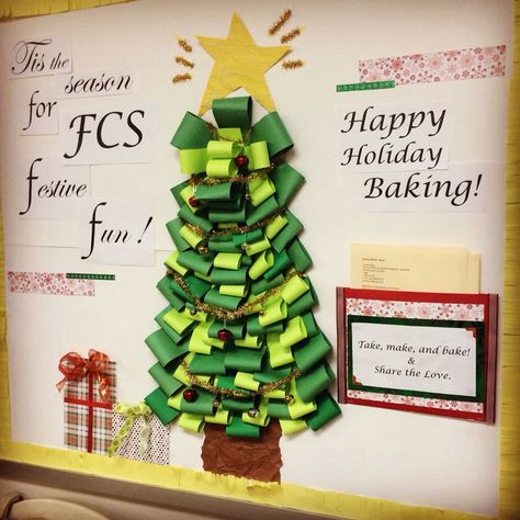 A festive Family and Consumer Sciences bulletin board for the holidays! Family Tree Classroom, Family Tree Project For School, Fccla Ideas, Fcs Classroom, Easy Christmas Tree Decorations, Facs Classroom, Bulletin Board Tree, Project For School, Science Bulletin Boards