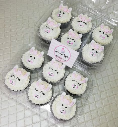 Llama cupcakes | Farm theme, Cupcakes, Desserts Lama Cupcakes, Llama Cupcake Cake, Alpaca Cupcakes, Llama Cupcakes, Alpaca Party, Crazy Cupcakes, Birthday Llama, Cactus Cupcakes, Theme Cupcakes