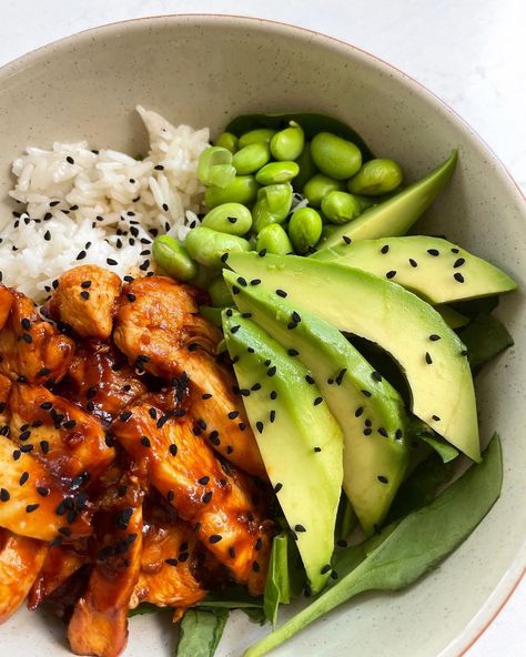 Sushi Bowl Chicken, Poke Bowl Poulet, Poke Bowl Chicken, Poke Bowl Aesthetic, Hannah Food, Chicken Poke Bowl, Vegan Poke Bowl, Sushi Salmon, Poke Bowl Recipe