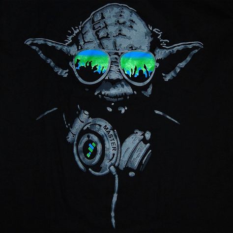 (1500×1500) Dj Yoda, Star Wars Tee, Party Tank Top, Childrens Music, Star Wars Tees, Star Wars 2, Graffiti Alphabet, Star Wars Wallpaper, Star Wars Pictures