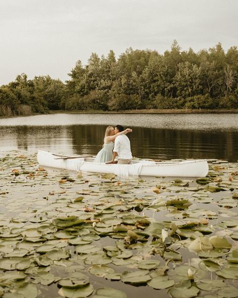 Surprise on the last slide 🐊 I’ve lived here for 6 years and I never see gators, but they decided to claim their territory the second we get a canoe in the water for my dream shoot 😂! @angelandjose were awesome and I was able to get most shots within a few minutes and then by the shoreline! This will always be an unforgettable shoot of mine! ❤️ Stay tuned for the part two with the rain 🌧️ @freedomphotographyfl canoe rental! 🤍 #canoe #couplesphotography #thenotebook #gpresets #unscriptedpo... Canoe Photoshoot, Noah And Allie, Rain Shoot, The Notebook Movie, Movie Romance, Notebook Movie, Model Couple, Cypress Gardens, Lake Photoshoot