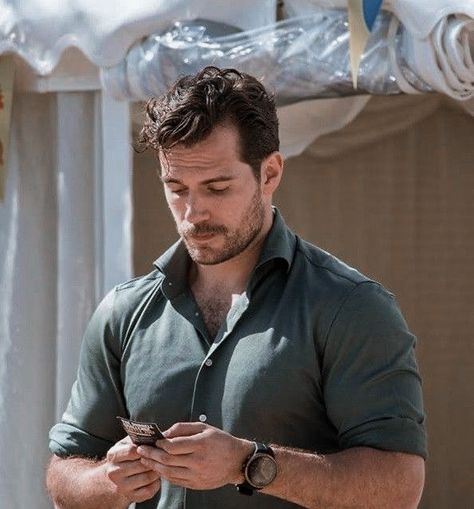 Henry Cavill Tumblr, Henry Cavill Eyes, Henry Williams, Mens Casual Outfits Summer, Ideal Man, Batman Vs Superman, Mens Hairstyles Short, Man Of Steel, Henry Cavill