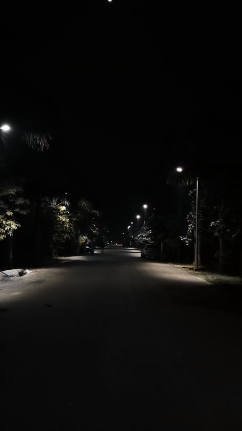 Places Astethic, Evening Pictures Photography, Running Asthetic Picture, Random Astethic, Astethic Pics, Backround Pics Aesthetic, Dark Astethic, Tiktok Pictures, City View Night