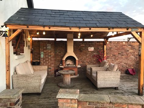 Pergola With Slate Roof, Mediterranean Building, Gazebo Bar, Circular Garden, Garden Fireplace, Tent Platform, Bbq Hut, Hot Tub Patio, Garden Cabins