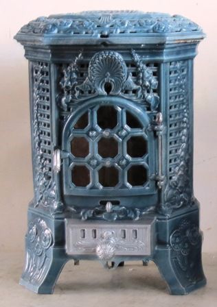 French Stove, Antique Wood Stove, Parlour Stove, Art Deco Fireplace, Fireplace Fender, Stoves For Sale, Coal Stove, French Fireplace, Old Stove