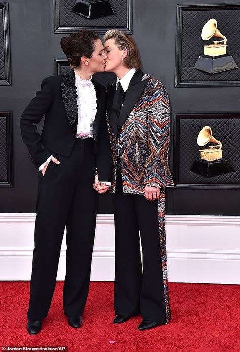 Brandi Carlile Suit, Brandi Carlile Style, Catherine Carlile, Grammys 2022, Performance Aesthetic, Queer Style, Brandi Carlile, Once And Future, Women In Suits