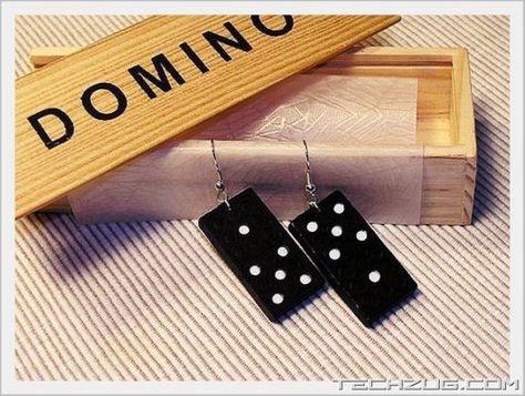 Domino earrings Trash Fashion, Diy Jewelry Inspiration, Recycle Clothes, Diy Canvas Art Painting, Put A Ring On It, Gift Packs, Bijoux Diy, Diy Canvas Art, Diy Canvas