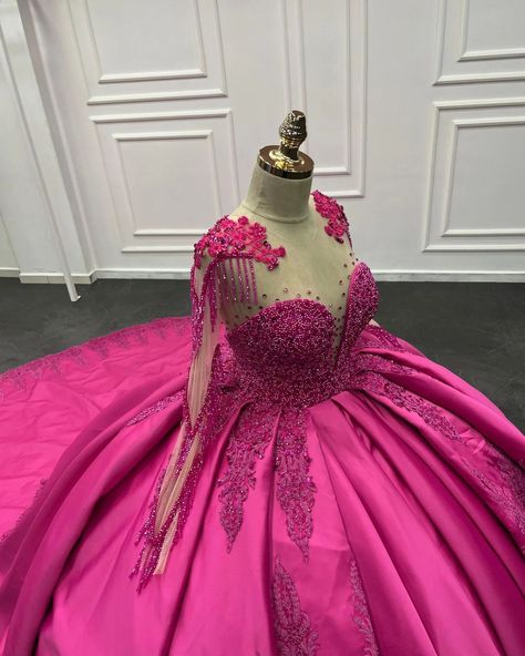 Quince Planning, Pink Wonderland, Pink Sweet 16, Pink Quince, Quince Dresses Mexican, Quinceanera Planning, Pretty Quinceanera Dresses, Quinceanera Dress, Hot Pink Dresses