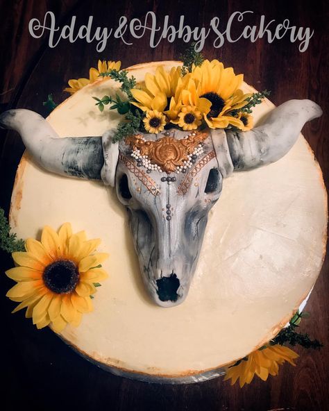 Cow skull sunflower cake Cow Skull Cake, Destiny Wedding, Skull Cakes, Skull Sunflower, Fluffy Cow, Cake Portions, Sunflower Cake, Cow Sunflower, Sunflower Wedding Decorations