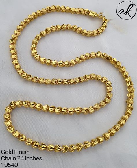 Gold Chains For Men Design Latest Indian, Buddhism Wallpaper, Gold Neck Chain, Bride Photos, Gold Bangle Set, Photos Poses, Gold Chain Design, Gold Bridal Jewellery Sets, Gold Mangalsutra