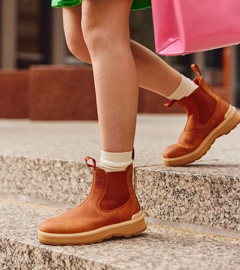 Sorel Hi Line Chelsea Boot Outfit, Sorel Hi Line Chelsea Outfit, Sorel Chelsea Boot Outfit, Sorel Hi Line Chelsea, Sorel Chelsea Boot, Chelsea Boot Outfit, Neutral Boots, Fall Footwear, Timeless Boots