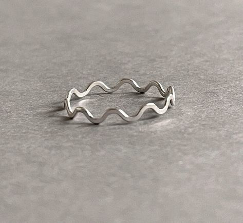 Wavy Ring, Minimalist Silver Ring, Stackable Rings Silver, Silver Rings Simple, Plastic Ring, Ring Minimalist, Silver Shop, Lovely Necklace, Stackable Ring