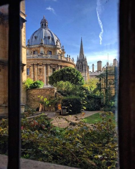 Oxford Uni Aesthetic, Oxford Aesthetic University, Oxford Student Aesthetic, Oxford Vibes, Oxford University Aesthetic, Oxford Aesthetic, Oxford University England, Oxford Library, Boarding School Aesthetic