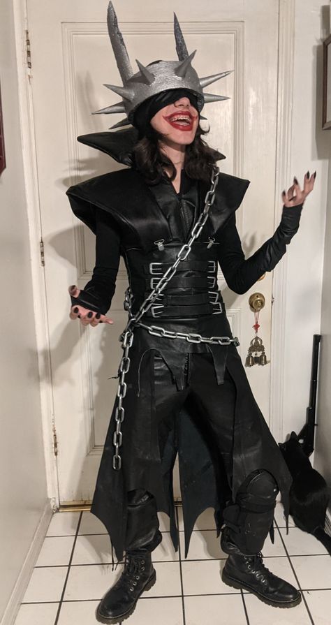 Rafaelo's 2021 Halloween costume. All leather, hand made by MOM. The Batman Who Laughs Cosplay, Batman Who Laughs Cosplay, Batman Costume Ideas, Villain Costume Ideas, Ideas Disfraz, Batman Costume Diy, The Batman Who Laughs, Goth Mom, Batman Who Laughs