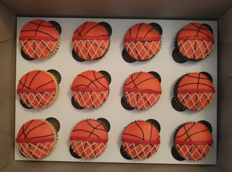 Basketball Cupcakes Ideas Birthdays, Basketball Pull Apart Cupcakes, Basketball Theme Cupcakes, Basketball Cupcakes Ideas, Bday Cupcakes, Basketball Themed Birthday Party, Basketball Cupcakes, Sport Cupcakes, Sport Birthday