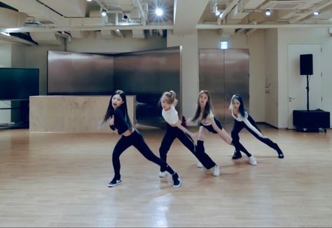 #aespa #aespakarina #aespagiselle #aespaningning #aespawinter Aespa Dance Practice, Dance Practice Aesthetic, Practice Aesthetic, Kpop Trainee, Vision Board Project, Dance Dreams, Charlie’s Angels, Singing Career, Music Motivation