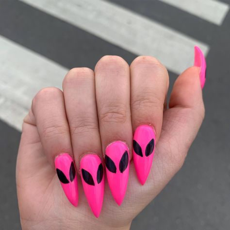 #alien #aliennails #acrylicnails #pink #hotpink #differentnails Pink Alien Nails, Alien Acrylic Nails, Alien Nails, Ilnp Nail Polish, Pink Alien, Nail Painting, Holographic Nail Polish, Paws And Claws, Long Acrylic