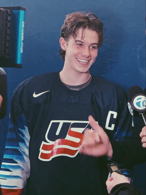 Boys With Black Hair, Boys Aesthetic Outfits, Team Usa Hockey, Hockey Hair, Hughes Brothers, Hockey Girlfriend, Hockey Guys, Boys Hockey, Jack Hughes