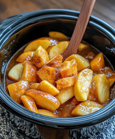 Slow Cooker Fried Apples, Crab Apples Recipe, Cracker Barrel Apples, Crockpot Baked Apples, Crab Apple Recipes, Cracker Barrel Fried Apples, Secret Sauce Recipe, Baked Apple Recipes, Slow Cooker Apples