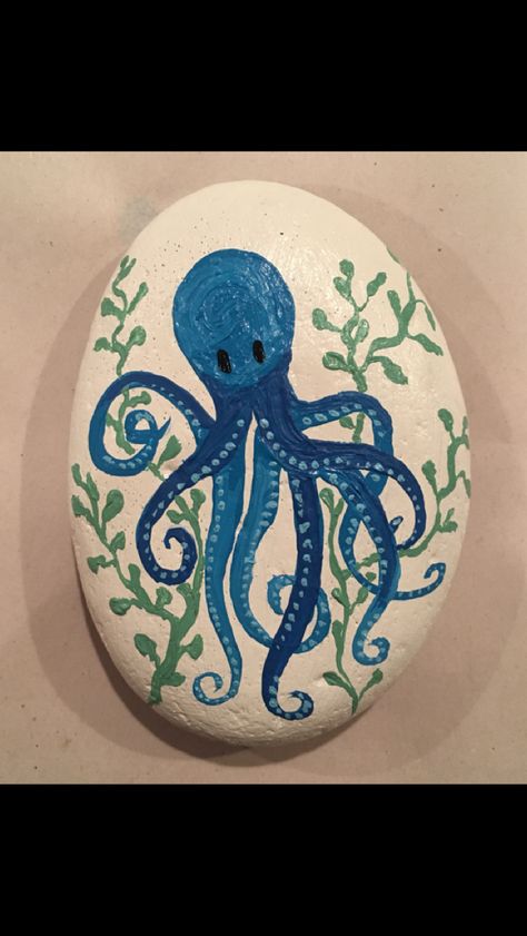 Octopus Rock Painting, Cute Octopus Painting, Paint Octopus, Octopus On Rock, Sea Creature Painted Rocks, Octopus Drawing, Drawing Rocks, Octopus Painting, Trippy Octopus Painting