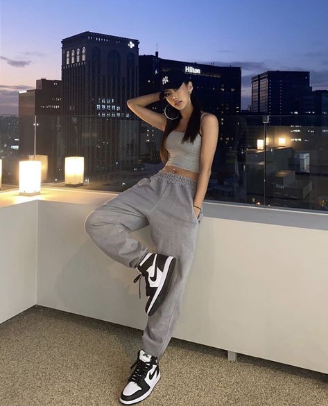 @kisha__kim Korean Hiphop Outfits, Boyish Style Outfits, Dancer Style Outfits, Hiphop Style Outfits, Hiphop Outfit, Hiphop Street Style, Casual Sporty Outfits, Hiphop Style, Corset Fashion Outfits