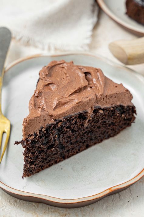 Low Calorie Chocolate Cake Recipe (Just 67 Calories A Slice) Low Fat Chocolate Cake, Low Cal Chocolate Cake, Low Calorie Chocolate Cake, Low Calorie Baking Recipes, Low Fat Cake Recipes, Low Calorie Cake Recipes, Fat Cakes Recipe, Low Cal Chocolate, Low Fat Cake