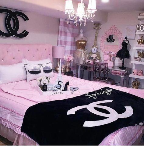 Chanel Room, Pink Bedroom Design, Hood Girls, Barbie Room, Pink Bedroom Decor, Cute Bedroom Ideas, Dekorasi Kamar Tidur, Pink Bedrooms, Girl Bedroom Designs