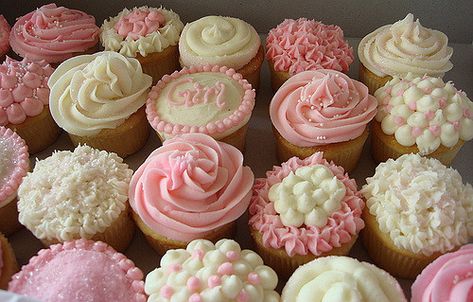 Baby Shower Cupcakes Girl Pink, Baby Girl Cupcake Ideas, Girl Shower Cupcakes, Baby Shower Desserts Girl, Baby Shower Cupcakes For Girls, Parties Food, Nutella Cupcakes