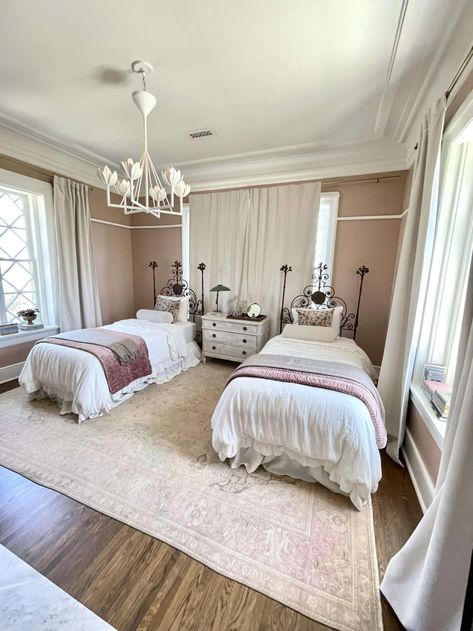 Joanna Gaines + Latest Fixer Upper House: The Castle 2/2 - The Castle Magnolia, Gaines Castle, Joanna Gaines Castle, Fixer Upper Castle, Magnolia Castle, Fixer Upper Bedroom, Bedroom Joanna Gaines, Joanna Gaines Bedroom, Joanna Gaines Decor