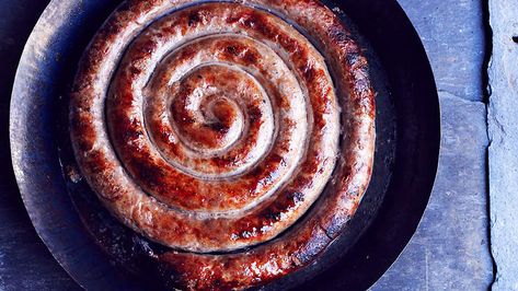 Toulouse sausage recipe : SBS Food Rope Sausage, Pork Sausage Recipes, Homemade Sausage Recipes, Fennel Sausage, Grilled Onions, Sausage And Peppers, Homemade Sausage, Garlic Recipes, How To Make Sausage