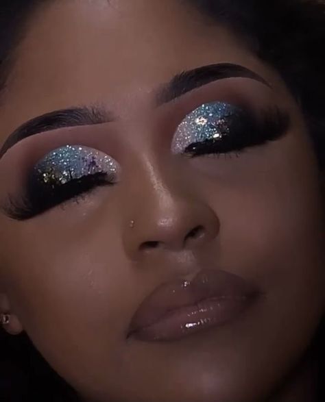 Eyeshadow Looks With Rhinestones, Silver Eye Makeup, Birthday Makeup Looks, Face Beat Makeup, Glitter Makeup Looks, Silver Makeup, Rhinestone Makeup, Prom Eye Makeup, Makeup For Black Skin