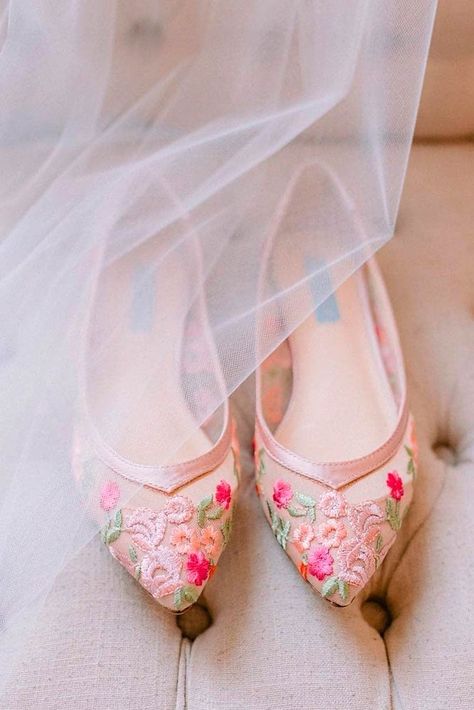 Capron Wedding Flats With Bright Flowers #flowersshoes #weddingshoes ★  Opt for these cute wedding flats for your big day. Not only you will feel comfortable, but your feet will live through the whole night of the party. #glaminati #lifestyle #weddingflats Wedding Ballet Flats For Bride, Summer Wedding Flats, Pink Wedding Flats, Comfortable Wedding Flats, Coloured Wedding Shoes, Bride Shoes Flats, Bohemian Wedding Shoes, Wedding Flats For Bride, Flower Sneakers