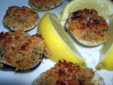 Clams Oreganata, Oreganata Recipe, Baked Clams Oreganata, Baked Clams, Cookies Italian, Antipasti Platter, Clams Casino, Seafood Feast, Apple Cakes