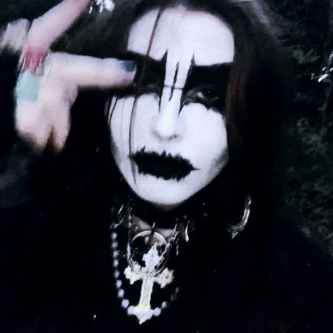 Corpse Paint Aesthetic, Metal Face Paint, Metal Rock Aesthetic, Metal Head Makeup, Corpse Paint Ideas, Black Metal Makeup, Corpse Paint Black Metal, Black Metal Icon, Black Metal Corpse Paint