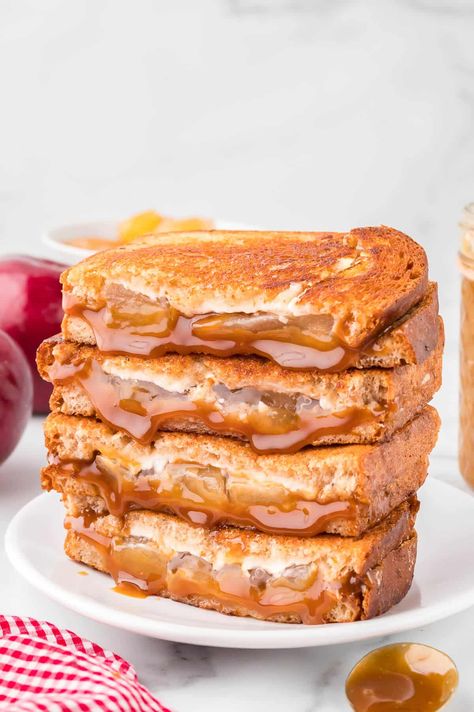 Easy Pie Filling, Caramel Apple Treats, Fall Sandwiches, Apple Grilled Cheese, Open Face Sandwich, Cat Bakery, French Dips, Food Polls, Apple Sandwich