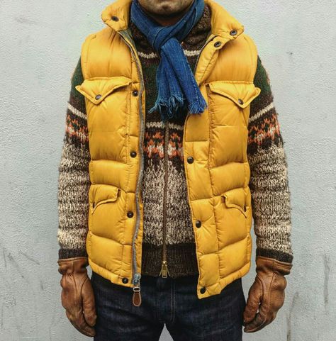 Yellow Vest Outfit Men, Yellow Vest Outfit, Vest Outfits Men, Sweater Outfits Men, Double Rl, Yellow Vest, Preppy Mens Fashion, Mens Fashion Casual Winter, Jeans Street Style