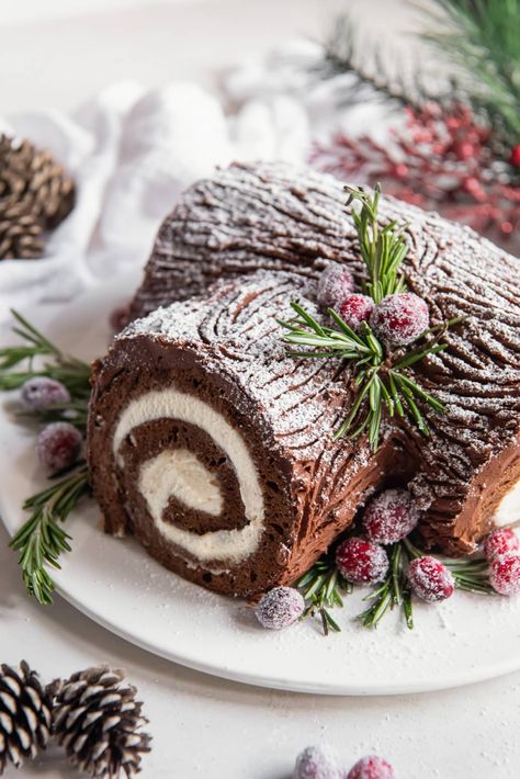 Gluten Free Yule Log Cake, Gluten Free Yule Log, Christmas Log Cake, Yule Log Recipe, Chocolate Roulade, Coffee Crisp, Christmas Yule Log, Chocolate Log, Chocolate Yule Log